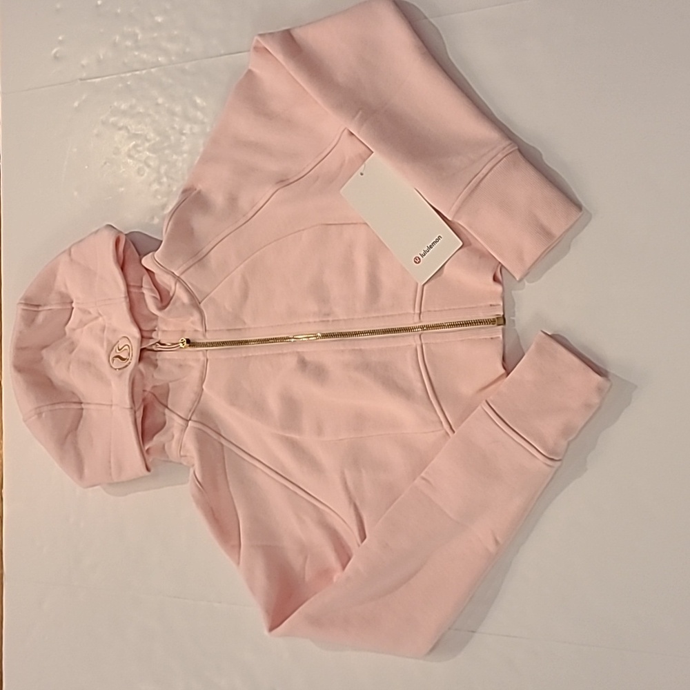 #37 NWT Lululemon Crop Scuba Strawberry Milkshake/gold Hardware j184